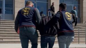 25 yil kesinlesmis hapis cezasi var firari hukumlu yakalandi DwYd9Uax.jpg
