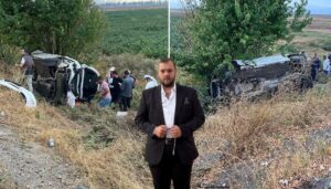 genc surucuyu hayattan koparan kaza PV2fn8Zq.jpg