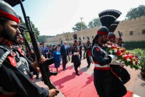 tbmm baskani numan kurtulmus pakistanda ikbalin kabrini ziyaret etti IM4vDOvU.jpg